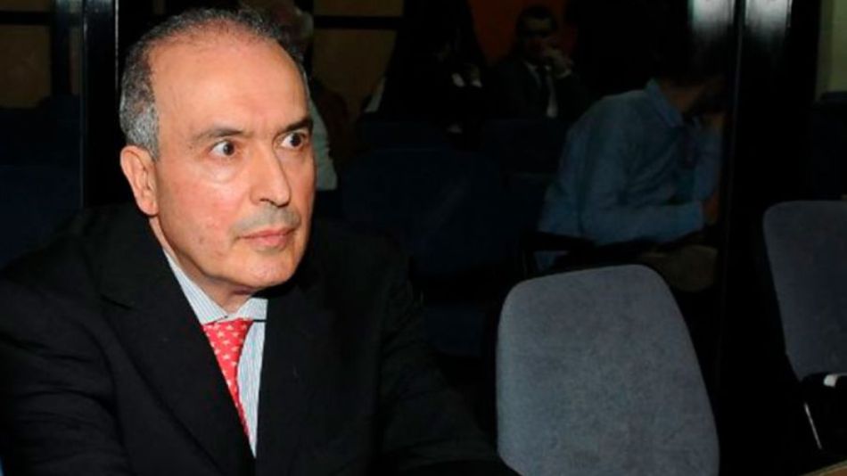 José López