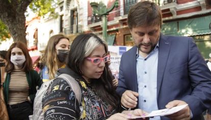 Leandro Santoro en campaña