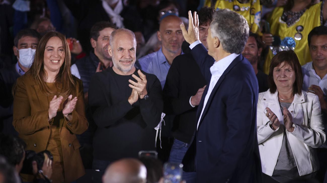 La candidata a diputada nacional de Juntos por el Cambio María Eugenia Vidal, acompañada por Horacio Rodríguez Larreta, encabeza esta tarde en la Plaza Naciones Unidas su acto de cierre de campaña de cara a las elecciones del próximo domingo.