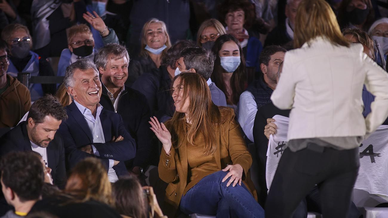 La candidata a diputada nacional de Juntos por el Cambio María Eugenia Vidal, acompañada por Horacio Rodríguez Larreta, encabeza esta tarde en la Plaza Naciones Unidas su acto de cierre de campaña de cara a las elecciones del próximo domingo.