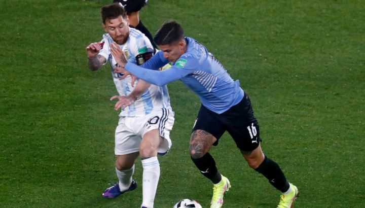 Argentina se vuelve a enfrentar con Uruguay por Eliminatorias. //Fotobaires