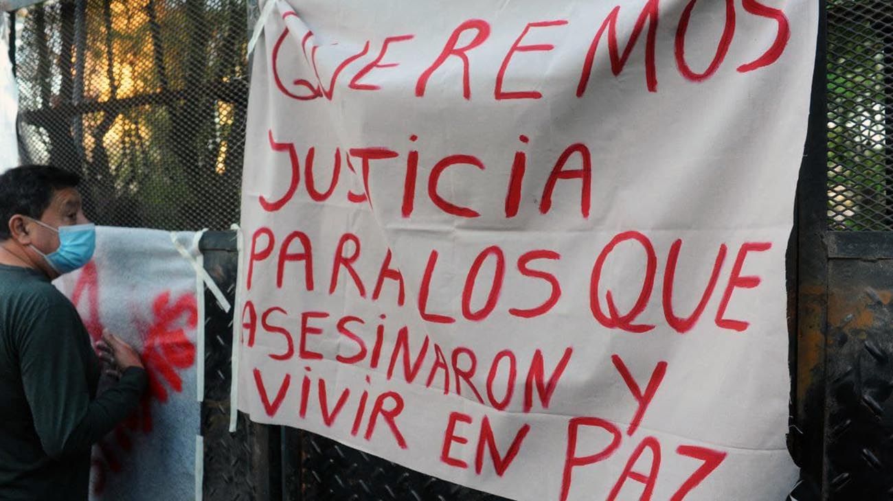 marcha de cientos de vecinos en reclamo por la inseguridad