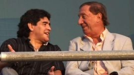 Carlos Bilardo ya sabe de la muerte de Diego Maradona y su reacción sorprendió