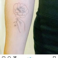 Lali Espósito se tatuó y mostró el proceso en redes sociales