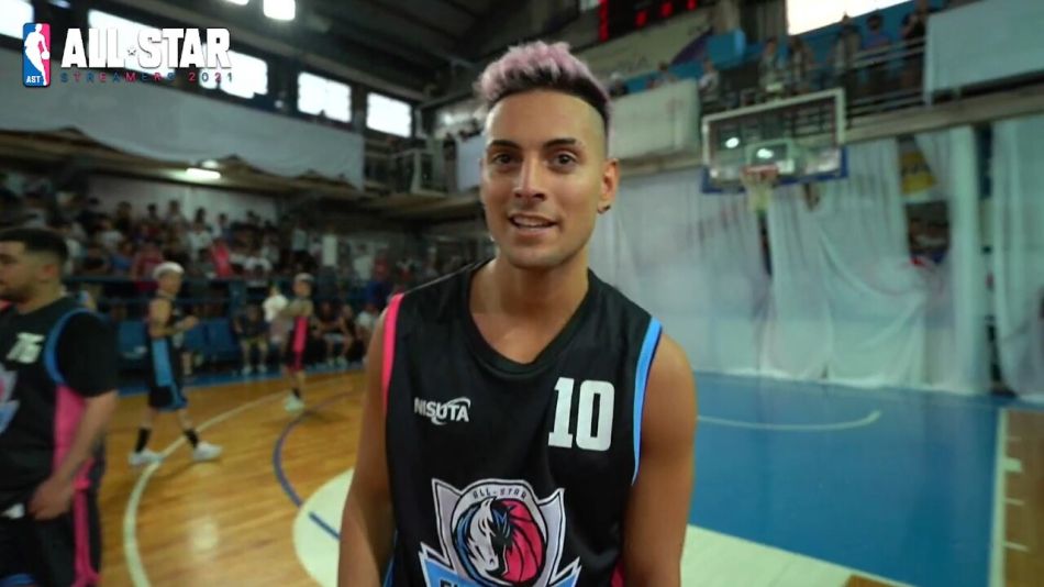 Coscu participó del encuentro de básquet solidario All Star Streamers