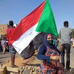 Manifestantes sudaneses antigolpe se reúnen en medio de las protestas contra la toma de posesión militar ampliamente condenada el mes pasado, en la "Calle 40" de la ciudad gemela de la capital, Umdurman. | Foto:AFP