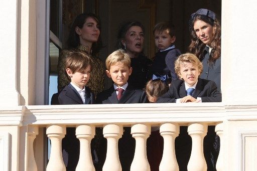 Día Patrio en Mónaco: Charlotte, Carolina y su nuera Tatiana Santo Domingo, y varios de sus nietos.