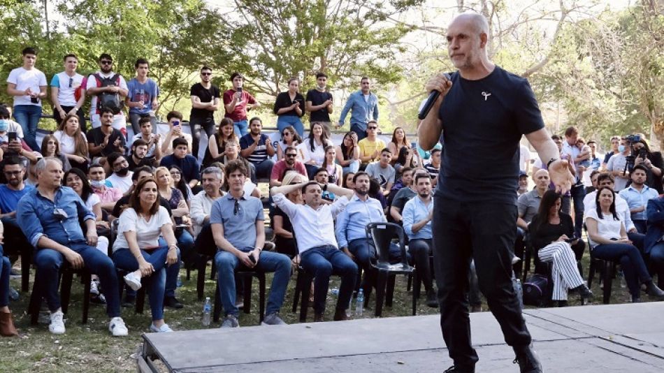 _20211128_larreta