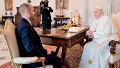 20211128_martin_guzman_papa_francisco_na_g