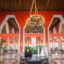 Lobby del Grand Palladium Kantenah Resort & Spa.