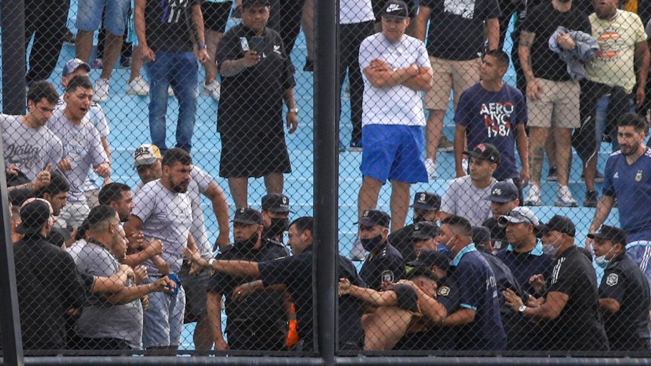 Incidentes en Arsenal - Boca por presencia de los visitantes | 442