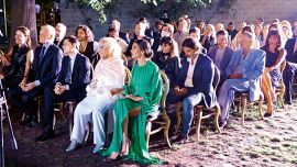 Juana junto a su abuela, Mirtha Legrand, Jorge Fontevecchia, Francisco de Narváez y su pareja, Carolina Klemencic.