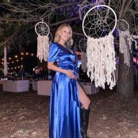 Mica Viciconte lució su pancita de cuatro meses de embarazo en un casamiento