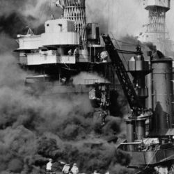 El 7 de diciembre de 1941, el ejército japonés atacó la flota de los Estados Unidos en Pearl Harbor.