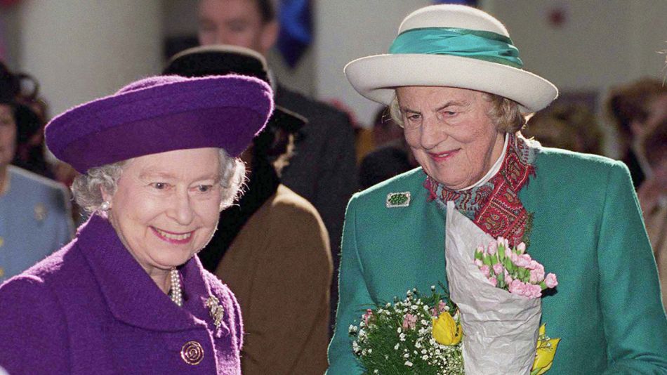 Isabel II llora la muerte de su gran amiga y confidente, la duquesa de Grafton