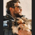 Juan Guilera y su gata Malibu