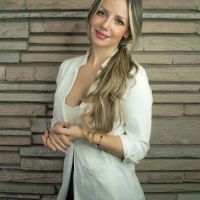 Dra. Yanina Sequeira: belleza natural, estética y armónica
