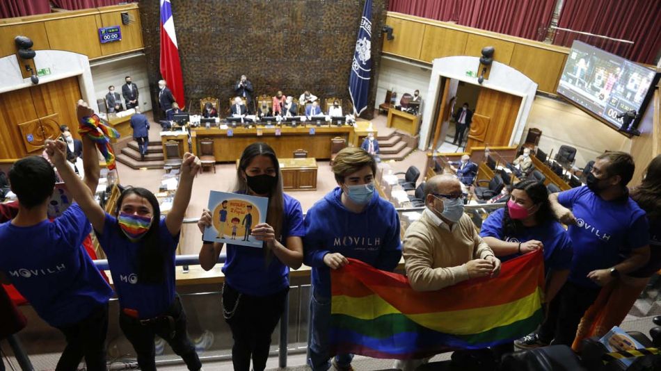 Aprobación de matrimonio igualitario en Chile-20211207