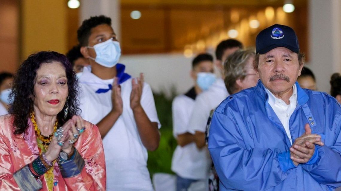 Nicaraguan President Daniel Ortega (right), and his wife, Vice-President Rosario Murillo (left).