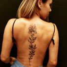 Barby Silenzi impactó en las redes sociales con su tatuaje gigante