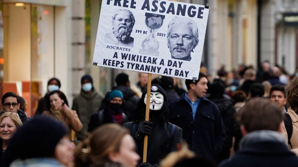 julian assange