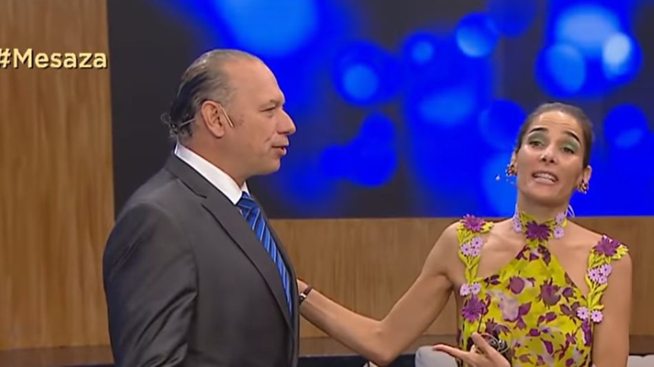 Juana Viale recibiendo a Sergio Berni, en su programa de Canal 13.