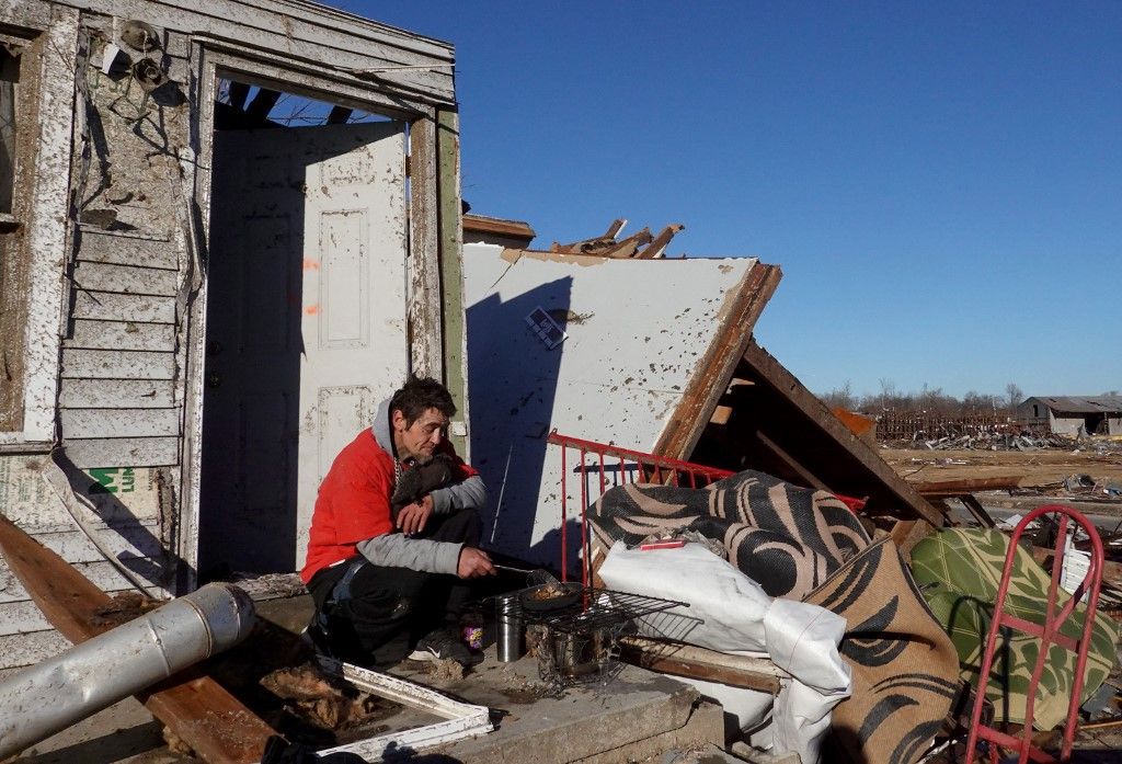 Decenas de personas murieron en Kentucky por el paso de varios tornados que dejaron una estela de destrucción en ese estado de Estados Unidos.