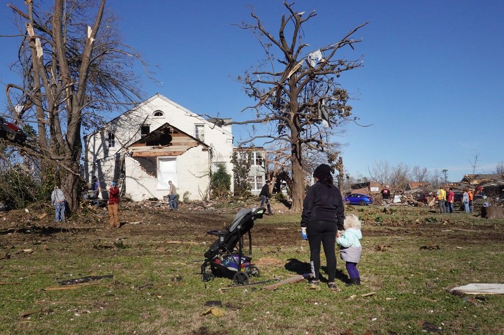 Decenas de personas murieron en Kentucky por el paso de varios tornados que dejaron una estela de destrucción en ese estado de Estados Unidos.