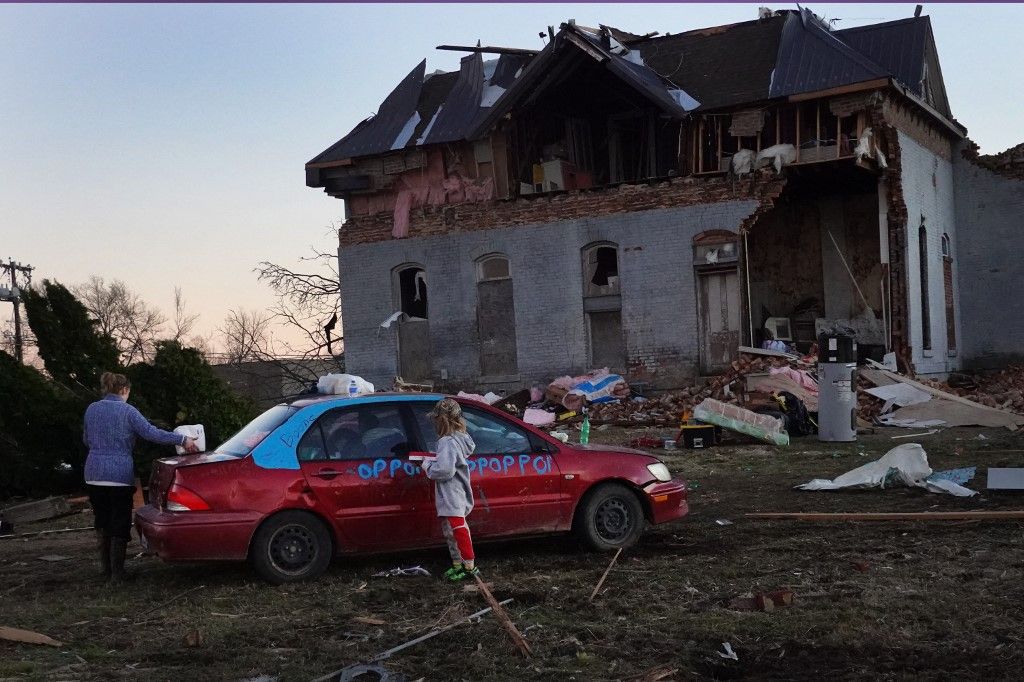 Decenas de personas murieron en Kentucky por el paso de varios tornados que dejaron una estela de destrucción en ese estado de Estados Unidos.