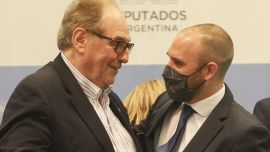 Presupuesto 2022: Carlos Heller cortó el micrófono de un diputado mientras se dirigía a Guzmán