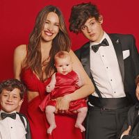 PAMPITA CELEBRA CON CARAS