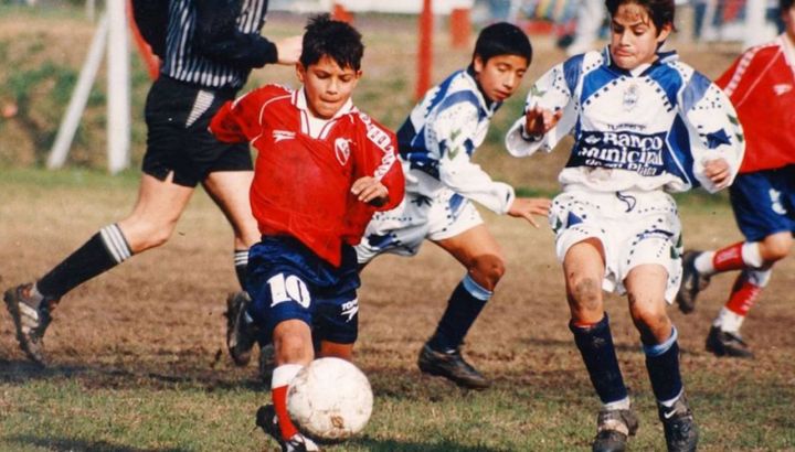 Kun Agüero en las inferiores de Independiente