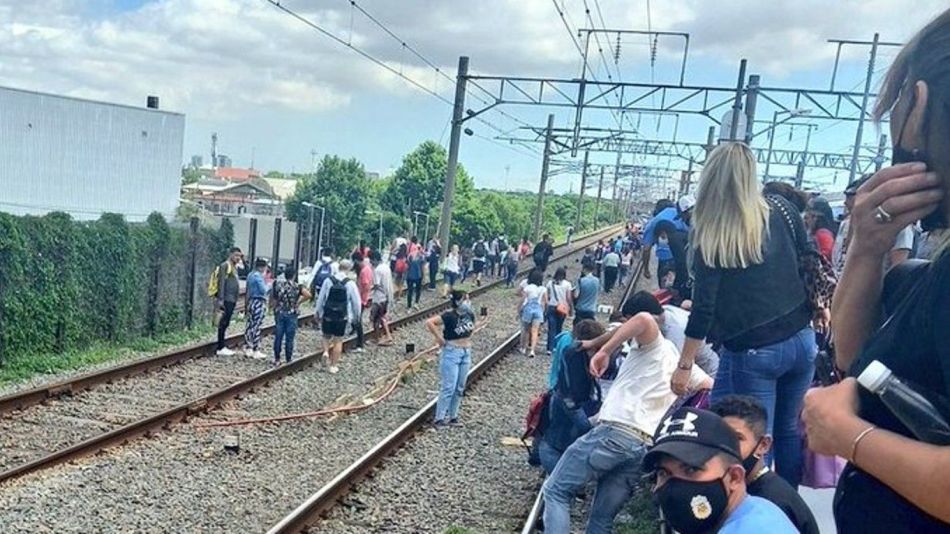 corte en las vías del tren Roca 20211216