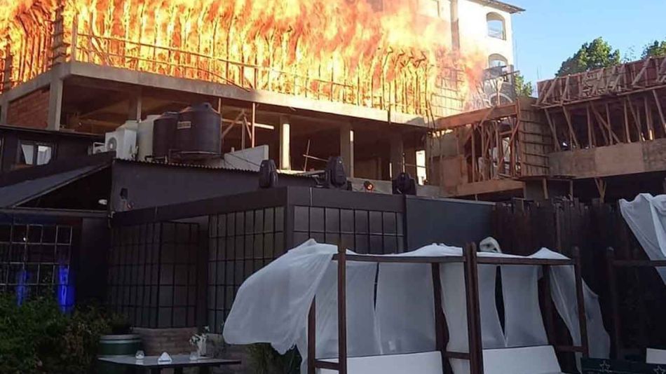 incendio en un restaurante en Lomas de Zamora 20211216