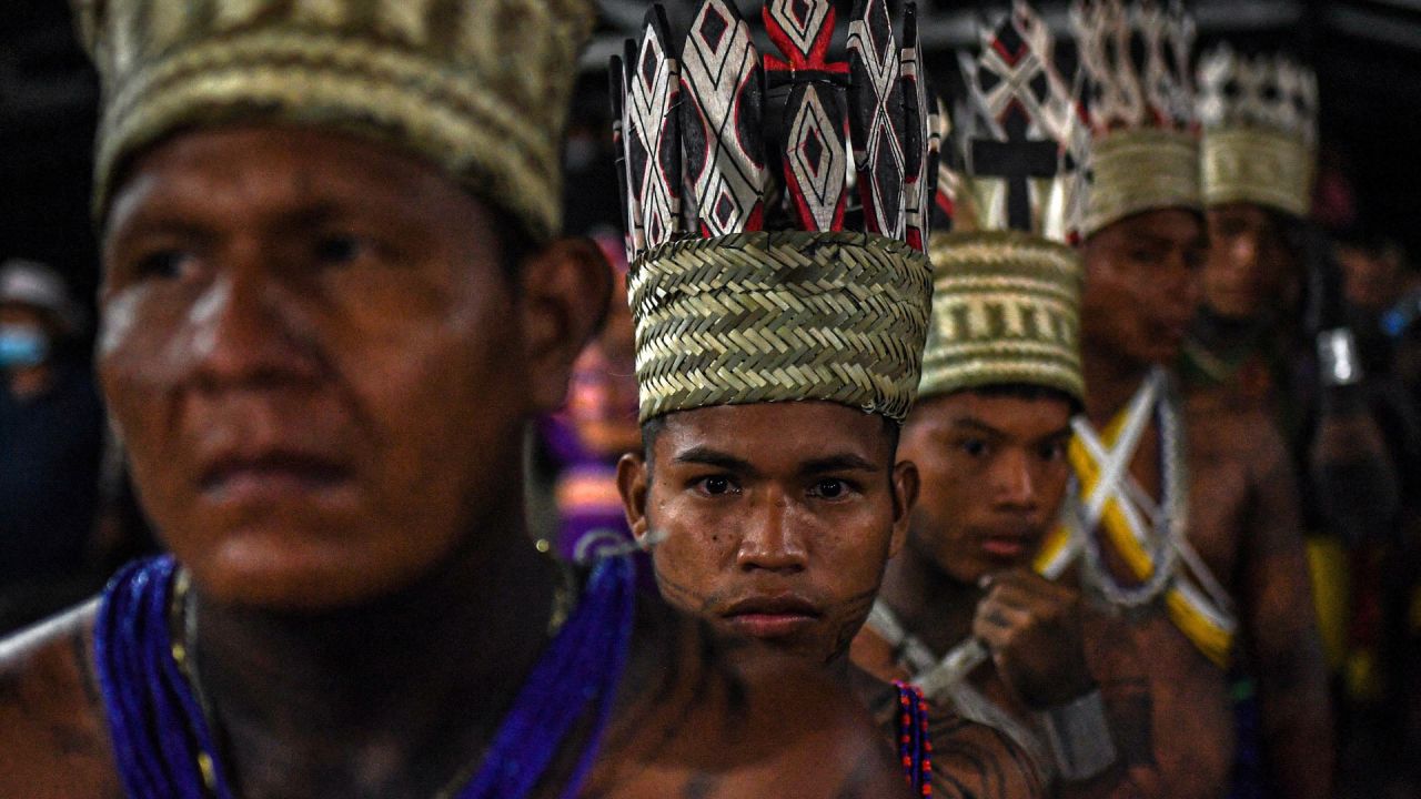 Indígenas embera panameños participan en la ceremonia de apertura de los terceros juegos ancestrales indígenas en Chiriquí Grande, provincia portuaria de Bocas del Toro, Panamá. | Foto:Luis Acosta / AFP