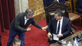 Con acompañamiento de Sergio Massa, Máximo Kirchner presentó un proyecto de ley en favor de los veteranos de Malvinas