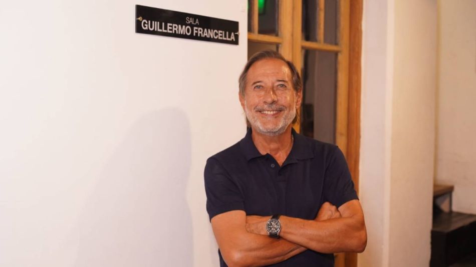 Inauguraron una sala de teatro en honor a Guillermo Francella 