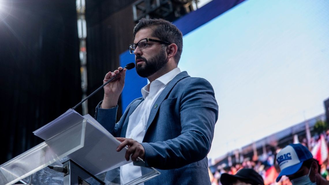 Gabriel Boric speaks during a closing rally ahead of run-off elections in Santiago, Chile, on Thursday, December 16, 2021. 