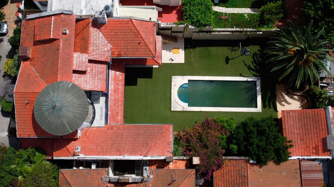 Aerial view of a house in Buenos Aires owned by Diego Maradona that was put up for auction with other belongings , on December 15, 2021. The house that Diego Maradona bought to his his parents, two BMW cars and a letter from the late Cuban leader Fidel Castro make up the lot of goods of the late football idol that will go on auction on December 19, the justice reported, cited by the Argentine press.