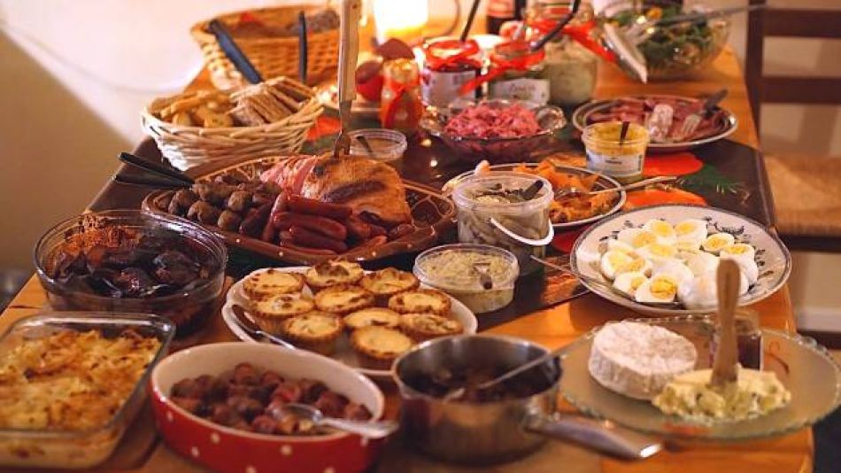 ¿Cómo prevenir "el atracón" en las fiestas?: algunas recomendaciones