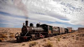 Durante esta temporada, el mítico tren de trocha angosta y locomotora a vapor, cuenta con salidas programadas para todos los sábados.