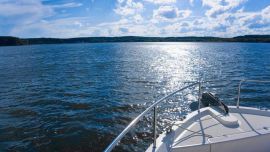 El “Siesta”, con su generosa eslora de más de 12 metros, su arrufo discreto y su manga cómoda, pero sin exceso, me produjo siempre la necesidad de tenderme.