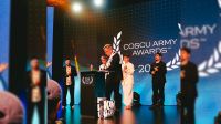  Momo ganó el premio “Streamer del Año” en los Coscu Army Awards