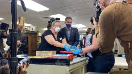 Encuentran una cápsula del tiempo 130 años después con un contenido inesperado