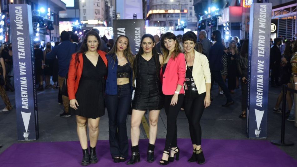 1227_mujeres