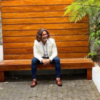 El drástico cambio de look de Mariano Martínez