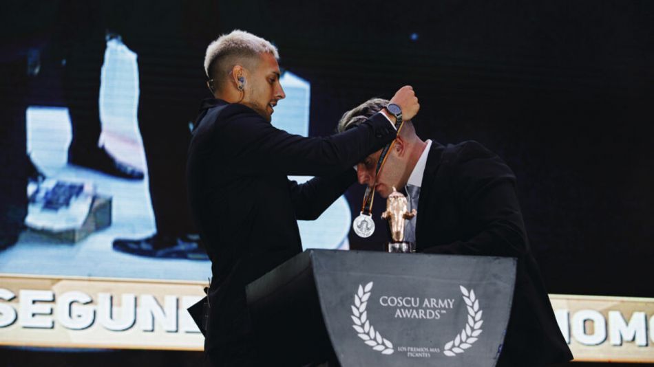 Coscu respondió a las críticas por los ganadores de los premios CAA