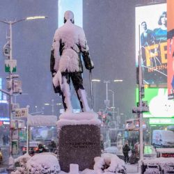 Times Square durante la primera tormenta de nieve de la temporada en la ciudad de Nueva York.ANGELA WEISS / AFP | Foto:AFP