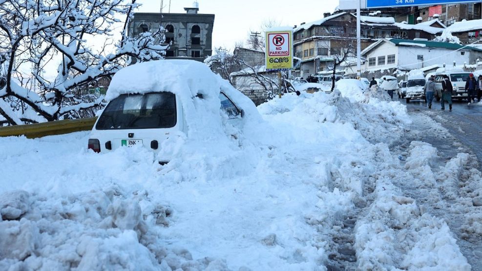 Las terribles nevadas en Pakistán empezaron como un espectáculo y terminaron como una tragedia: 21 muertos.