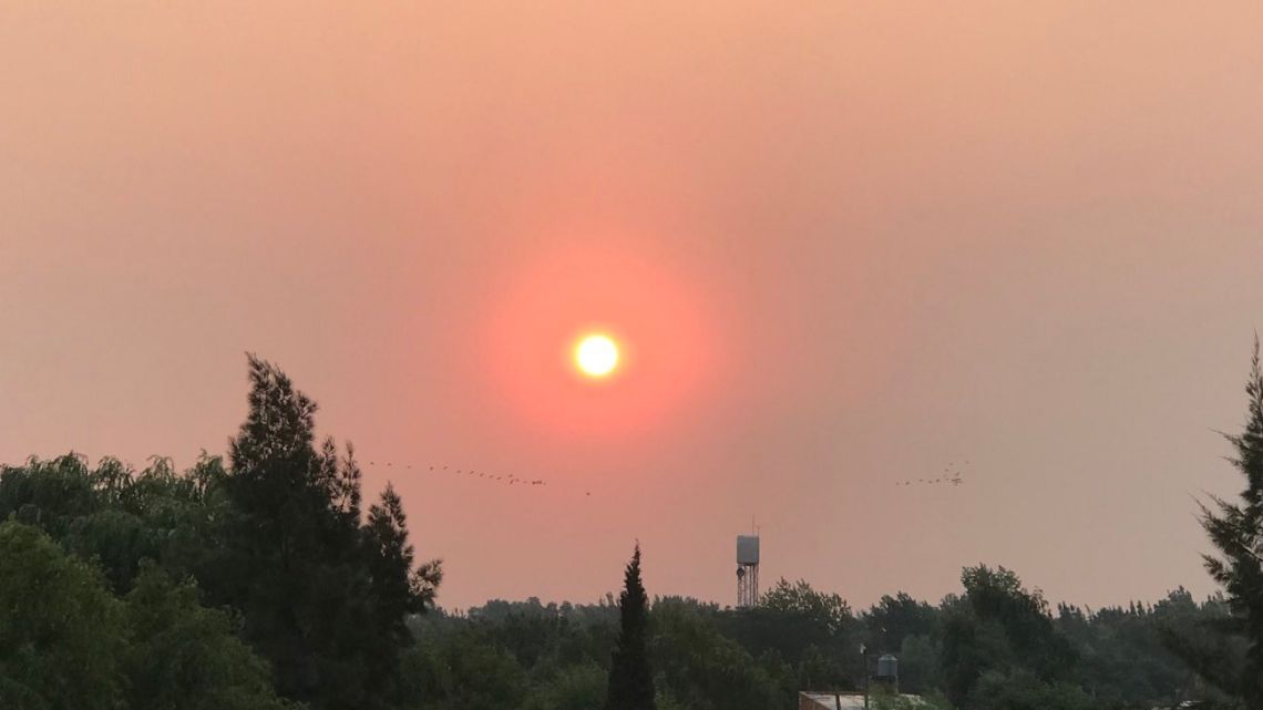 El humo invadió Ciudad de Buenos Aires y Conurbano por los incendios en ...